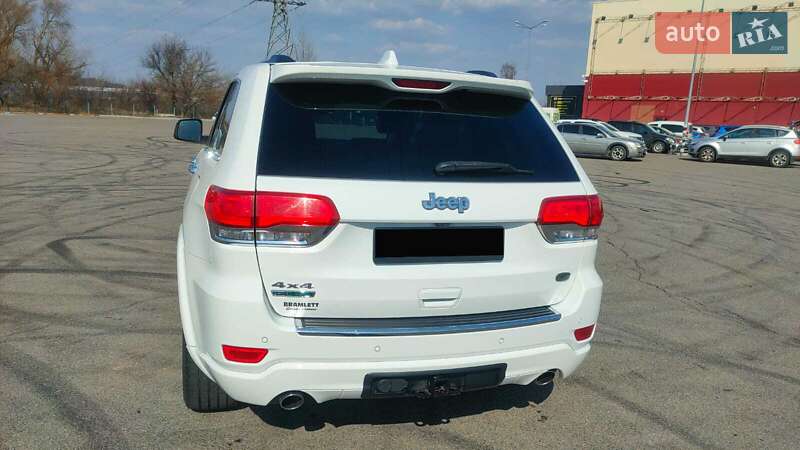 Внедорожник / Кроссовер Jeep Grand Cherokee 2016 в Киеве