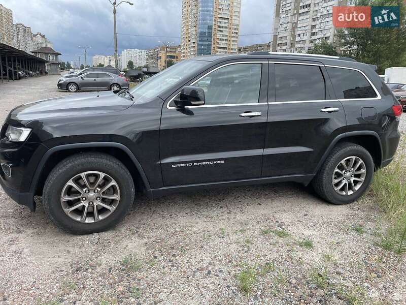 Внедорожник / Кроссовер Jeep Grand Cherokee 2015 в Киеве