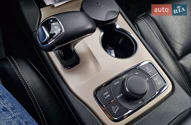 Позашляховик / Кросовер Jeep Grand Cherokee 2014 в 