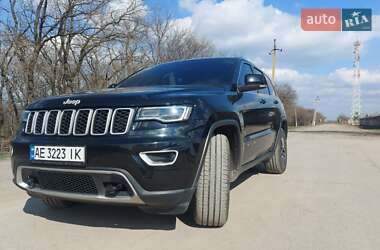 Внедорожник / Кроссовер Jeep Grand Cherokee 2017 в 
