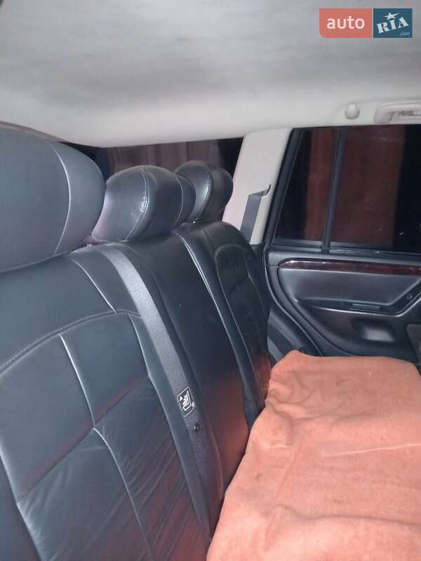 Внедорожник / Кроссовер Jeep Grand Cherokee 2002 в Путиле