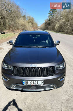 Внедорожник / Кроссовер Jeep Grand Cherokee 2019 в 