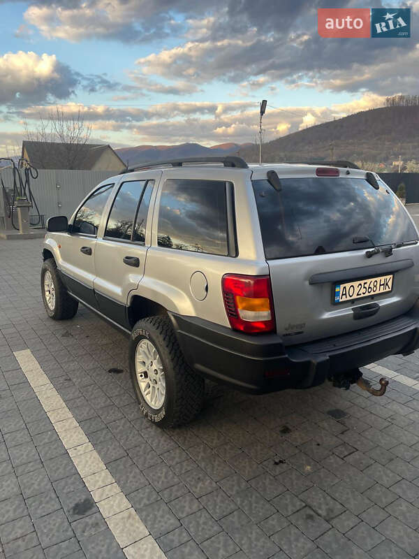 Внедорожник / Кроссовер Jeep Grand Cherokee 2003 в Великом Березном