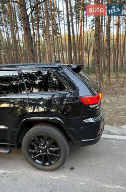 Внедорожник / Кроссовер Jeep Grand Cherokee 2017 в 