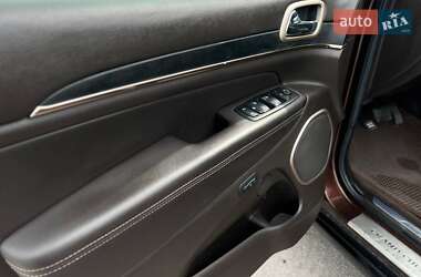 Позашляховик / Кросовер Jeep Grand Cherokee 2014 в 