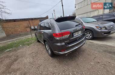 Позашляховик / Кросовер Jeep Grand Cherokee 2015 в 