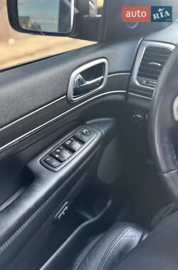 Внедорожник / Кроссовер Jeep Grand Cherokee 2018 в 