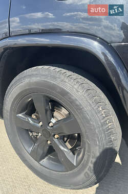Внедорожник / Кроссовер Jeep Grand Cherokee 2013 в 