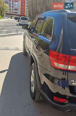 Внедорожник / Кроссовер Jeep Grand Cherokee 2012 в 