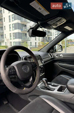 Внедорожник / Кроссовер Jeep Grand Cherokee 2020 в 