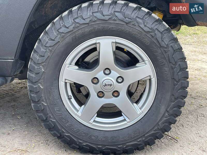 Внедорожник / Кроссовер Jeep Grand Cherokee 2006 в Киеве