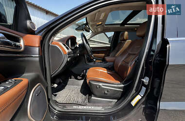Внедорожник / Кроссовер Jeep Grand Cherokee 2015 в 