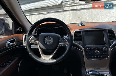 Внедорожник / Кроссовер Jeep Grand Cherokee 2015 в 