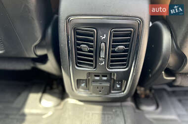 Внедорожник / Кроссовер Jeep Grand Cherokee 2015 в 