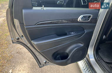 Внедорожник / Кроссовер Jeep Grand Cherokee 2012 в 