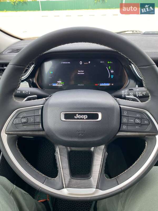 Внедорожник / Кроссовер Jeep Grand Cherokee 2023 в Киеве