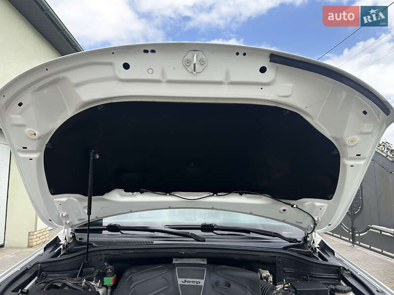 Внедорожник / Кроссовер Jeep Grand Cherokee 2014 в Тернополе