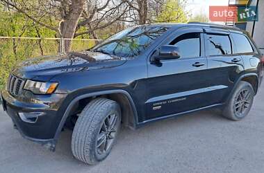 Внедорожник / Кроссовер Jeep Grand Cherokee 2016 в 