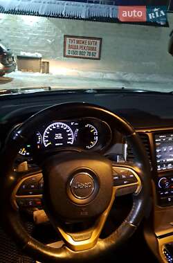 Внедорожник / Кроссовер Jeep Grand Cherokee 2016 в 