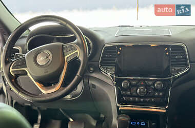 Позашляховик / Кросовер Jeep Grand Cherokee 2020 в 