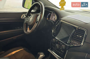 Позашляховик / Кросовер Jeep Grand Cherokee 2020 в 