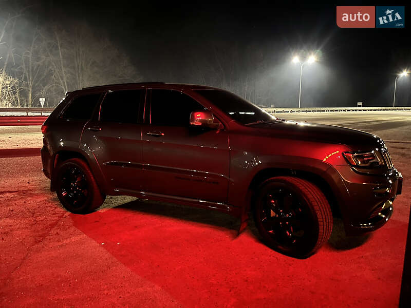Внедорожник / Кроссовер Jeep Grand Cherokee 2016 в 