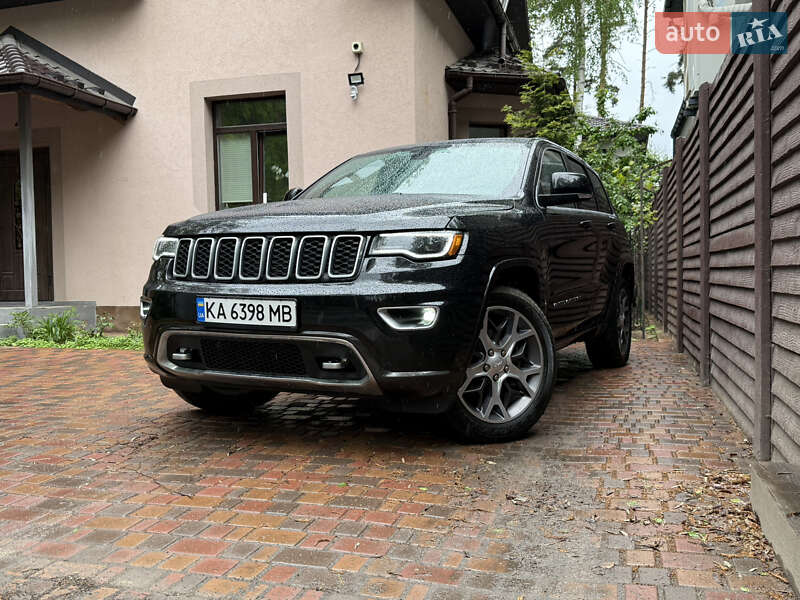 Позашляховик / Кросовер Jeep Grand Cherokee 2018 в 