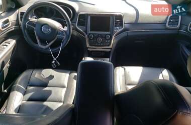 Внедорожник / Кроссовер Jeep Grand Cherokee 2015 в 