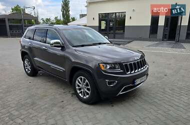 Внедорожник / Кроссовер Jeep Grand Cherokee 2015 в 