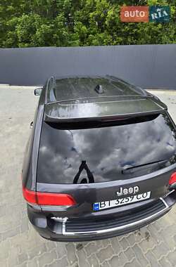 Внедорожник / Кроссовер Jeep Grand Cherokee 2015 в 
