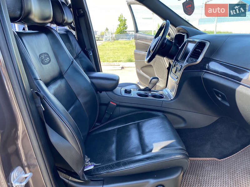 Внедорожник / Кроссовер Jeep Grand Cherokee 2017 в Виннице