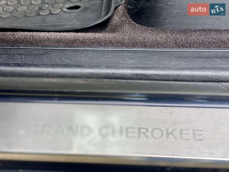 Позашляховик / Кросовер Jeep Grand Cherokee 2016 в Новояворівську