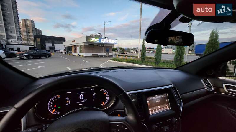 Внедорожник / Кроссовер Jeep Grand Cherokee 2018 в Киеве