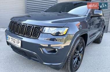 Позашляховик / Кросовер Jeep Grand Cherokee 2017 в 