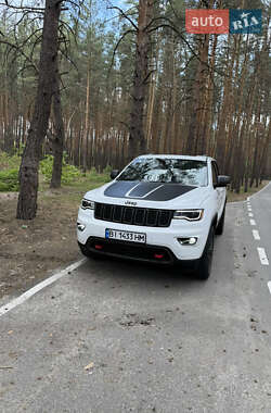 Позашляховик / Кросовер Jeep Grand Cherokee 2017 в 