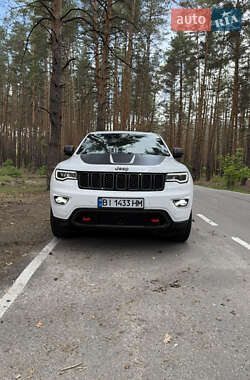 Позашляховик / Кросовер Jeep Grand Cherokee 2017 в 