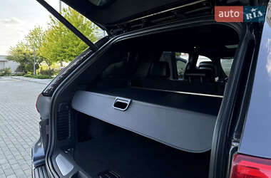 Позашляховик / Кросовер Jeep Grand Cherokee 2018 в 