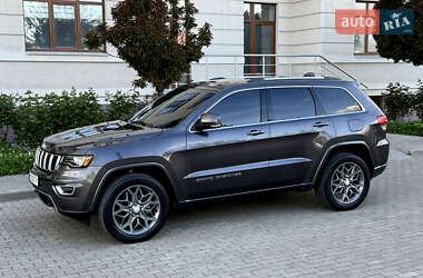 Позашляховик / Кросовер Jeep Grand Cherokee 2018 в 