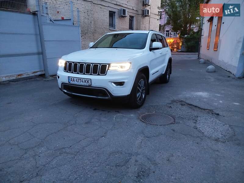 Внедорожник / Кроссовер Jeep Grand Cherokee 2018 в 