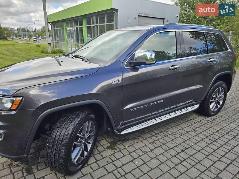 Позашляховик / Кросовер Jeep Grand Cherokee 2017 в 