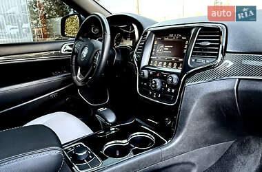 Позашляховик / Кросовер Jeep Grand Cherokee 2014 в 