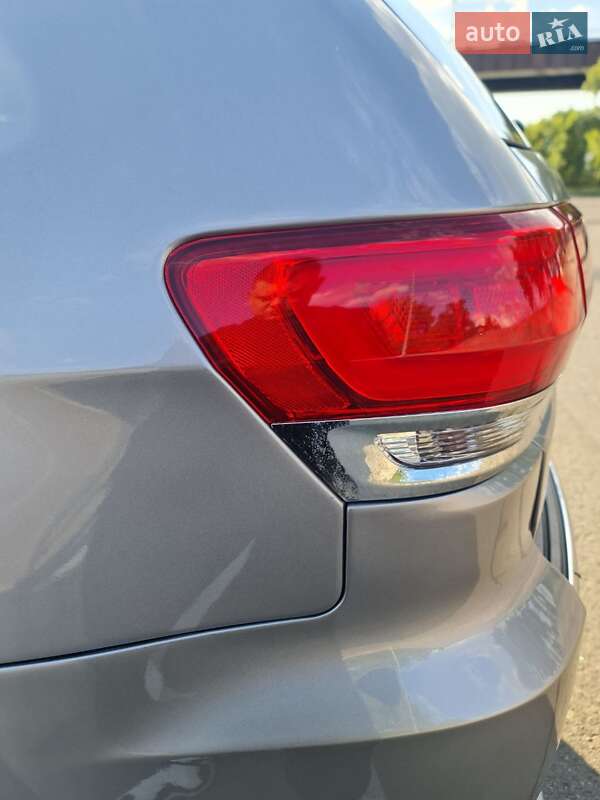 Внедорожник / Кроссовер Jeep Grand Cherokee 2019 в Киеве