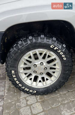 Внедорожник / Кроссовер Jeep Grand Cherokee 2002 в 