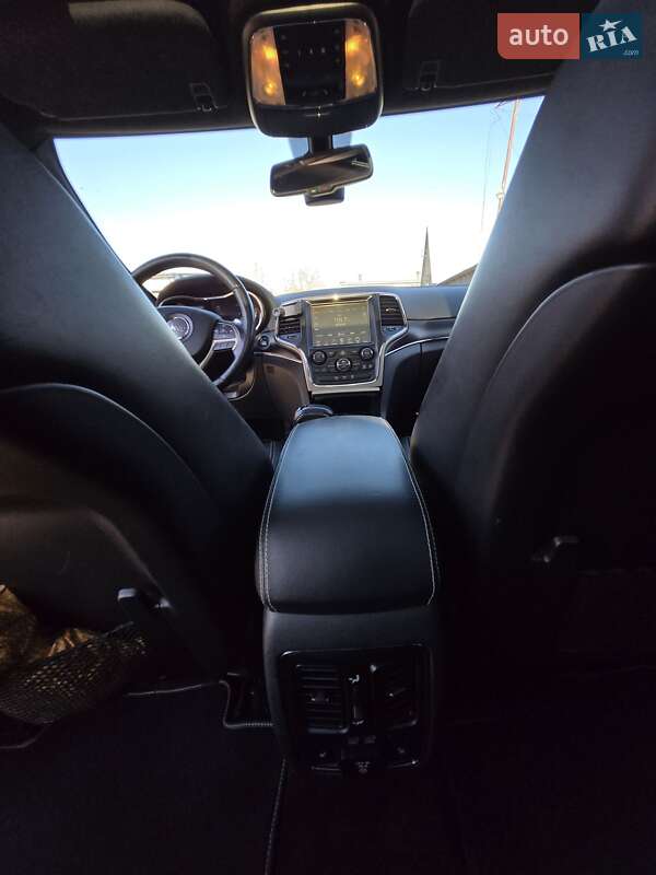 Внедорожник / Кроссовер Jeep Grand Cherokee 2015 в Житомире