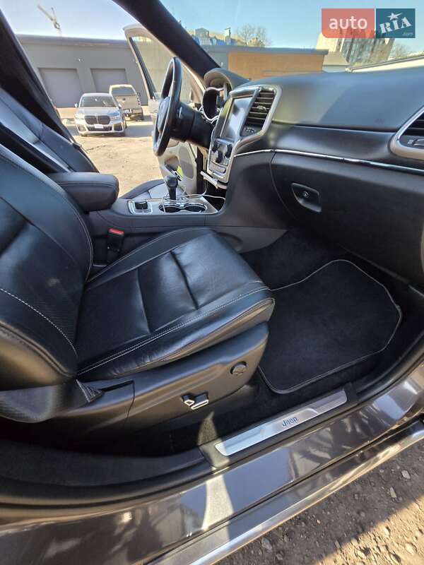 Внедорожник / Кроссовер Jeep Grand Cherokee 2015 в Житомире