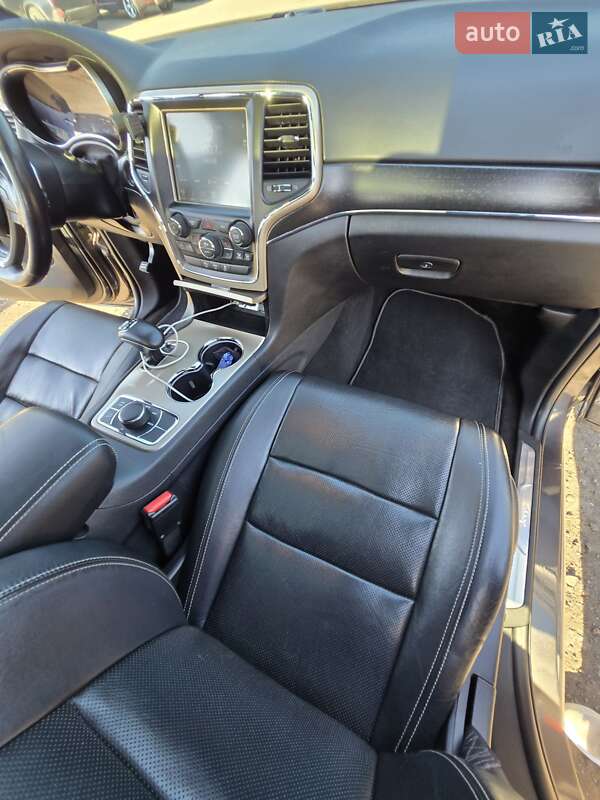 Внедорожник / Кроссовер Jeep Grand Cherokee 2015 в Житомире