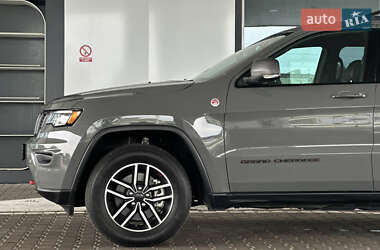 Позашляховик / Кросовер Jeep Grand Cherokee 2020 в 