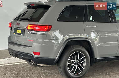 Позашляховик / Кросовер Jeep Grand Cherokee 2020 в 