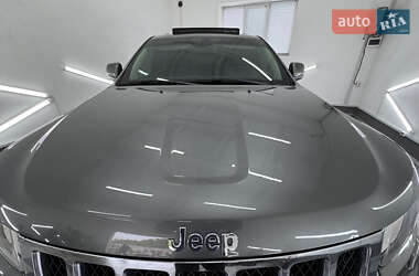 Внедорожник / Кроссовер Jeep Grand Cherokee 2011 в 
