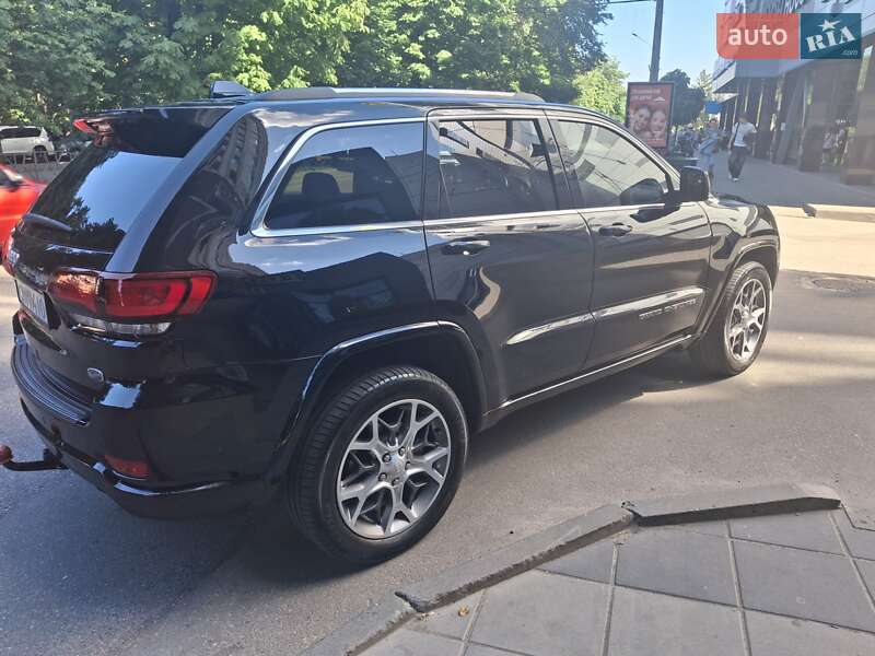 Внедорожник / Кроссовер Jeep Grand Cherokee 2021 в Черкассах